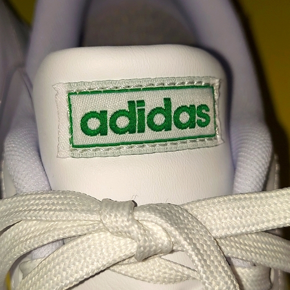 Adidas Advantage Green and White. Unisex sizing  men's size 8.5 women's size 10 - Picture 8 of 8